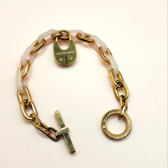 Michael Kors Rose Gold Toggle Bracelet With Lock Charm - Picture 7 of 9